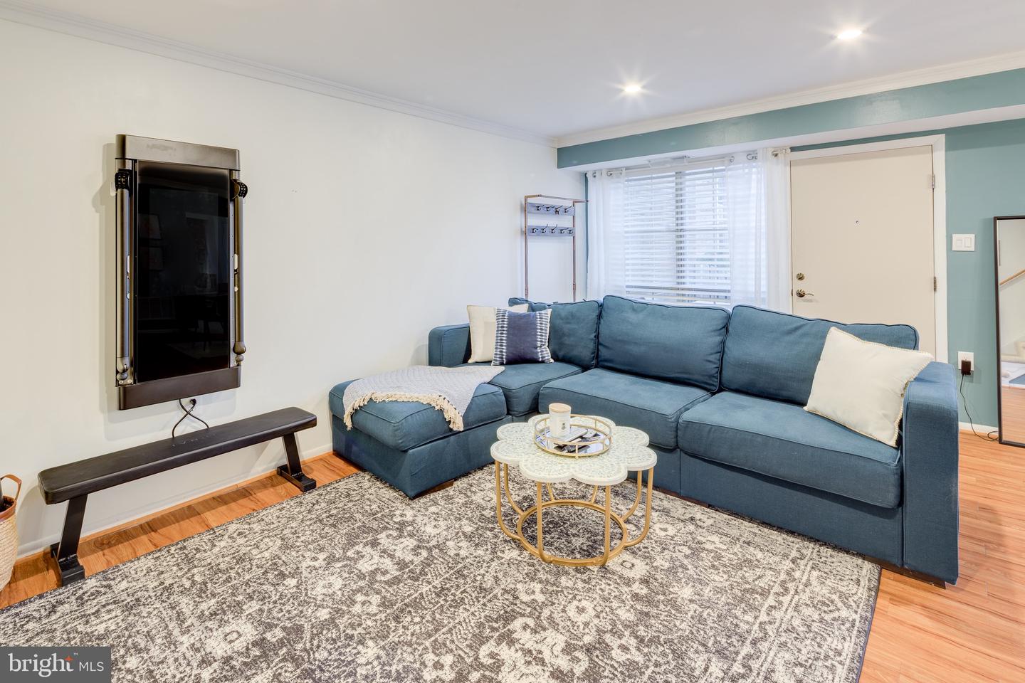 1957 Kennedy DRIVE Unit: 1957