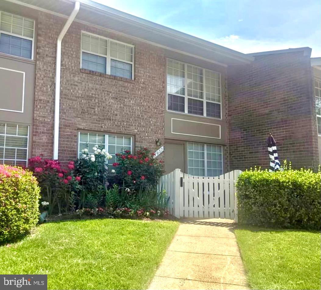 1957 Kennedy DRIVE Unit: 1957