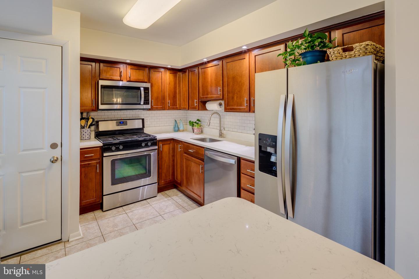 1957 Kennedy DRIVE Unit: 1957