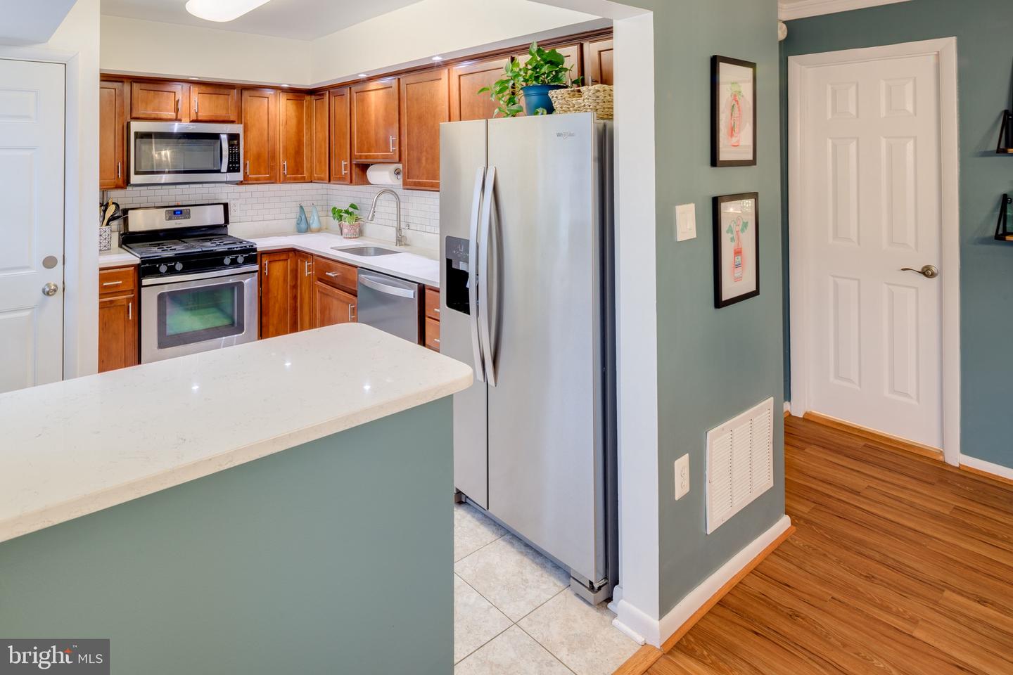 1957 Kennedy DRIVE Unit: 1957