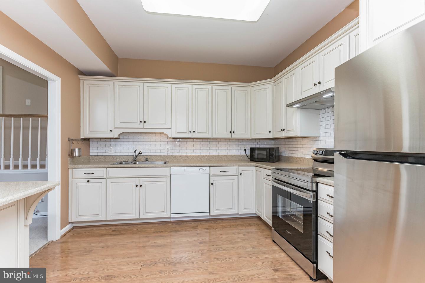 2116 Green Watch WAY Unit: 200