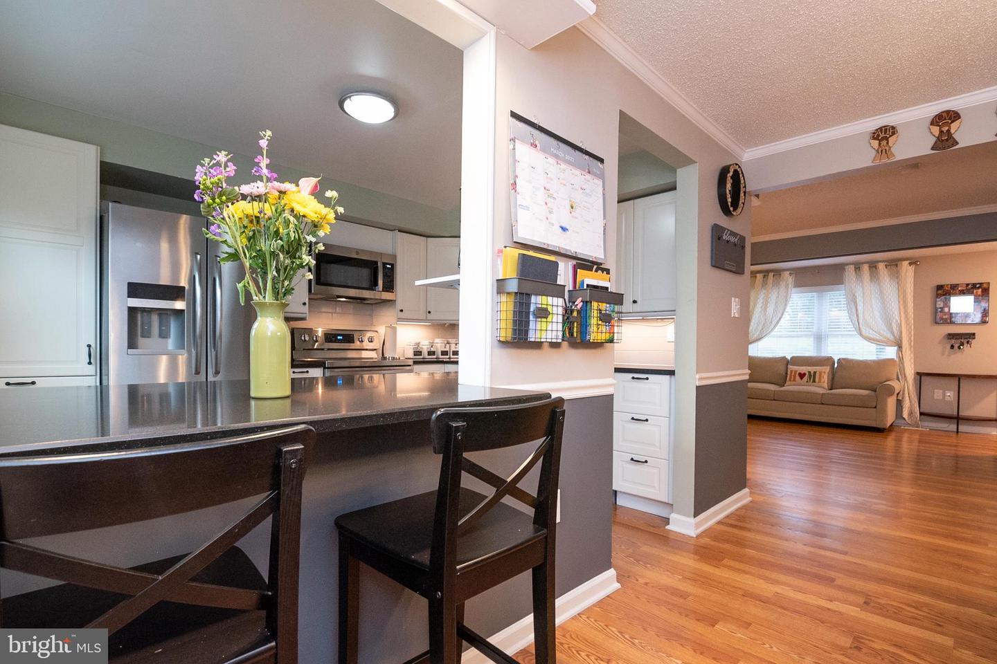 5828 Robins Nest LANE