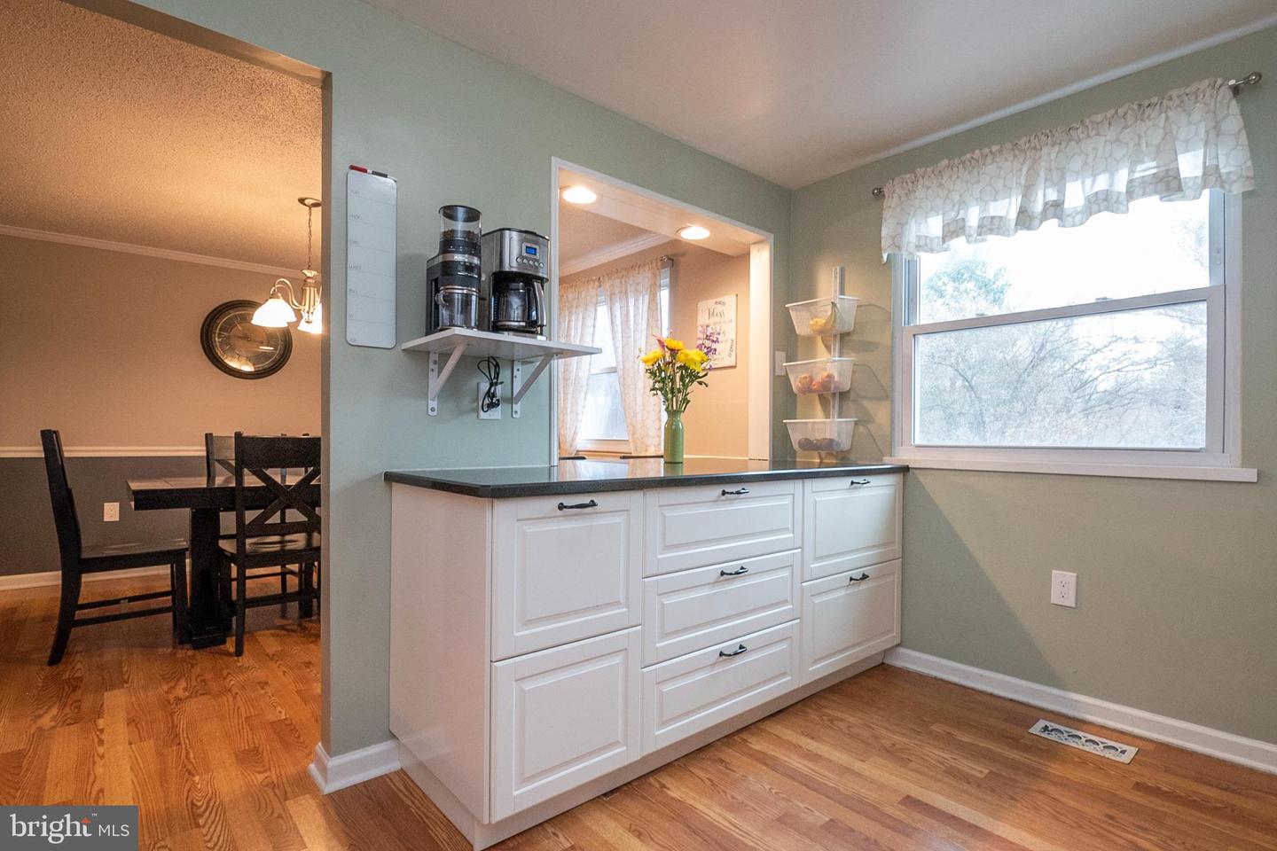 5828 Robins Nest LANE