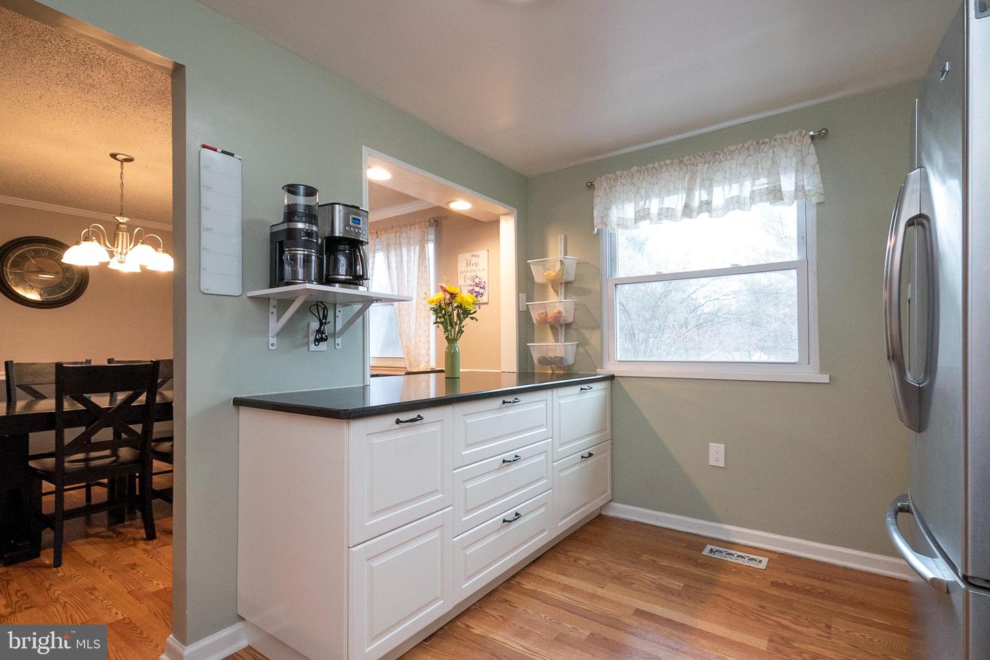 5828 Robins Nest LANE