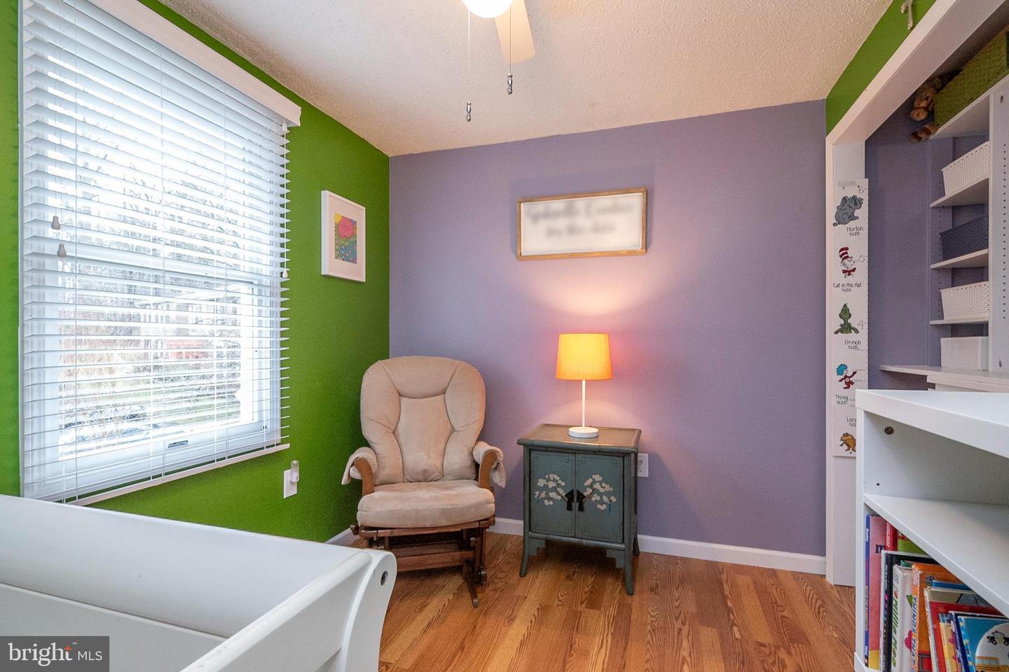 5828 Robins Nest LANE