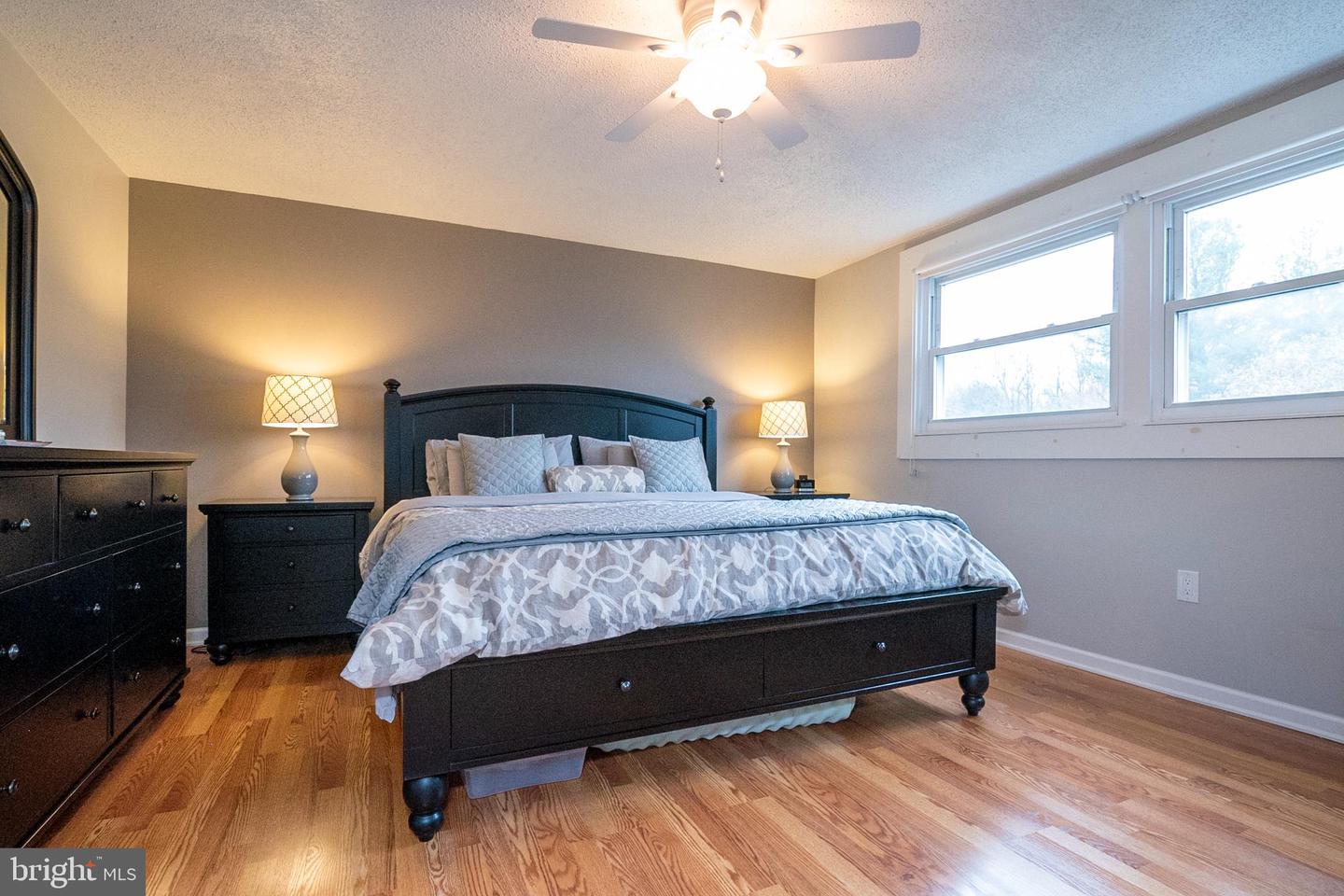 5828 Robins Nest LANE