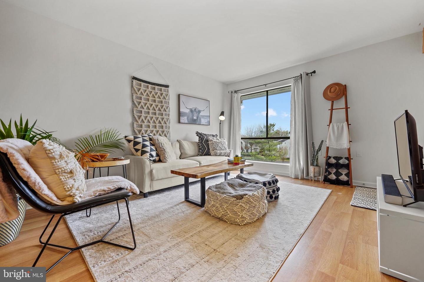 5804 Village Green DRIVE Unit: H