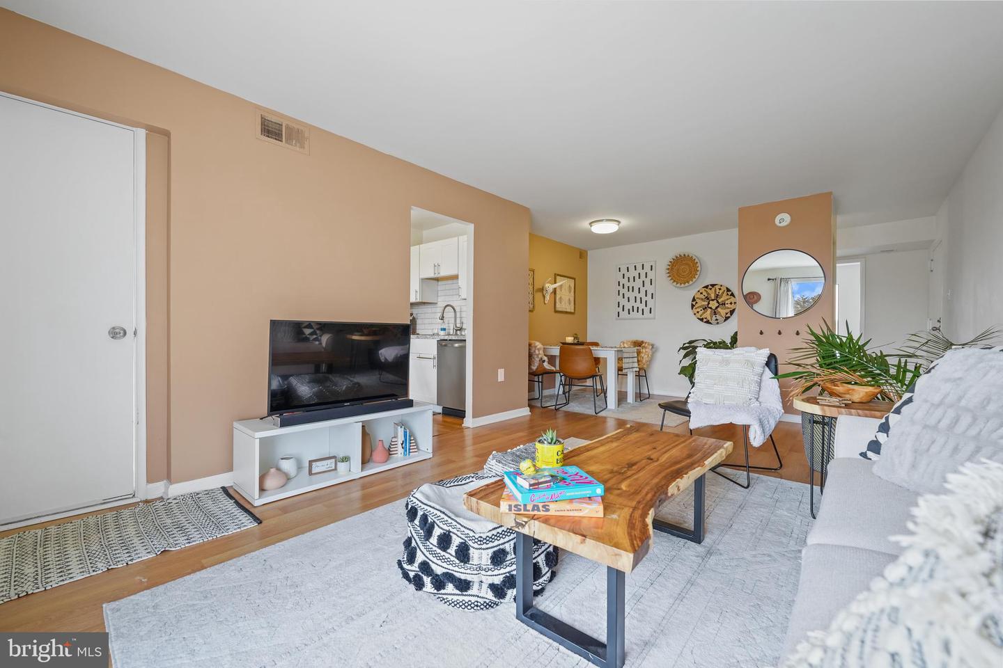 5804 Village Green DRIVE Unit: H