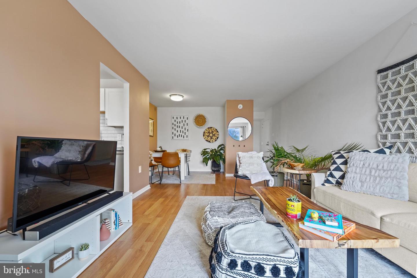 5804 Village Green DRIVE Unit: H