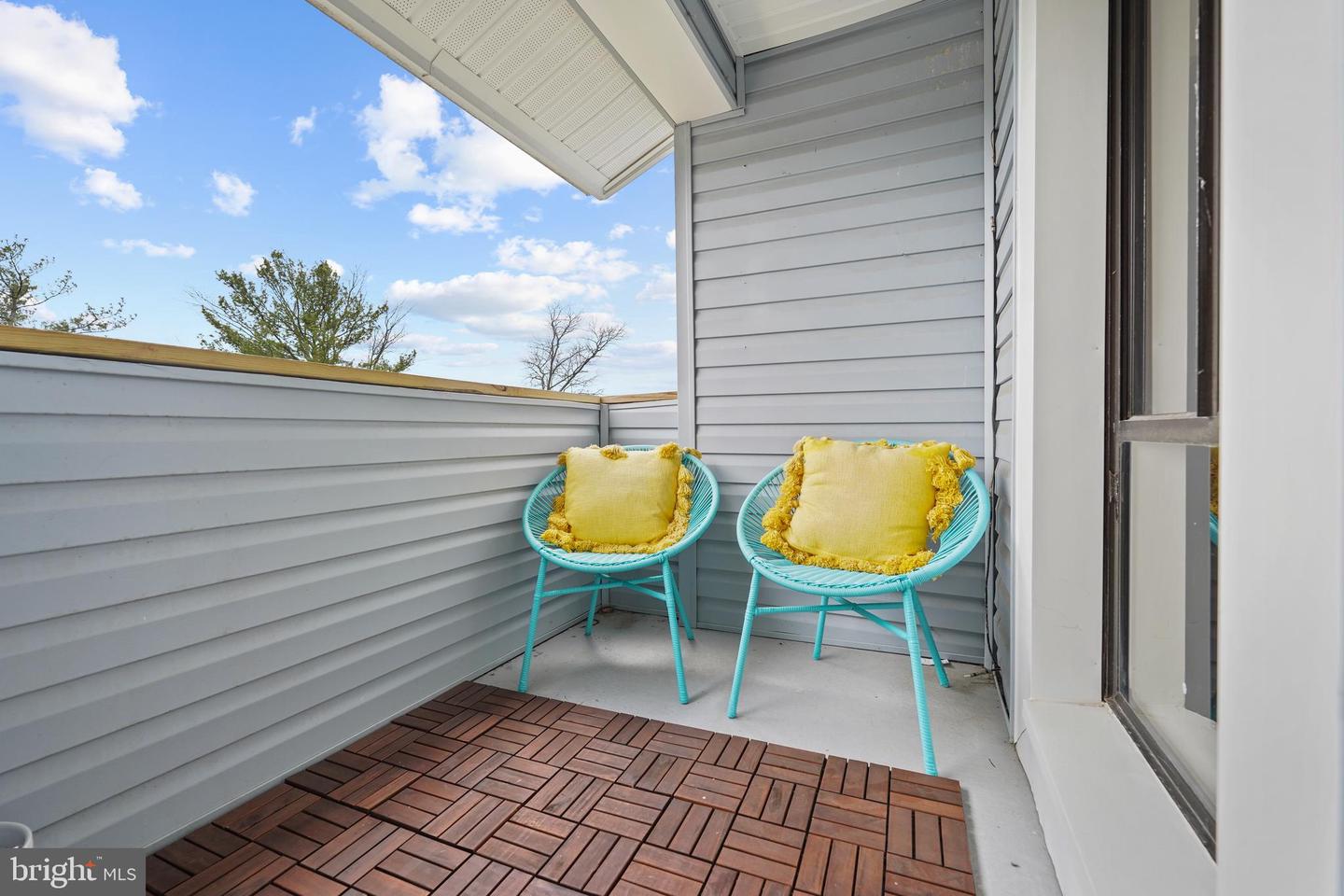 5804 Village Green DRIVE Unit: H