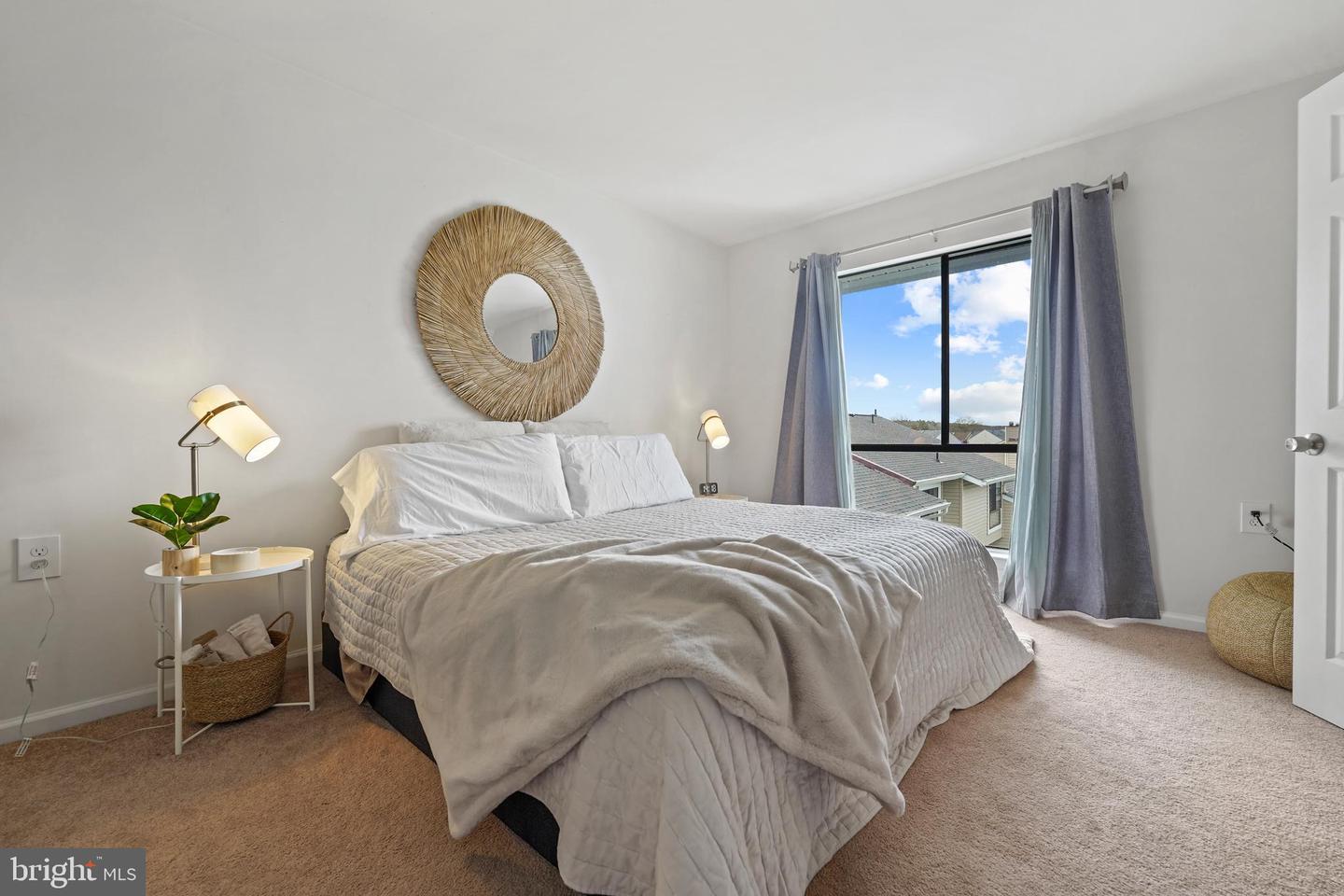 5804 Village Green DRIVE Unit: H