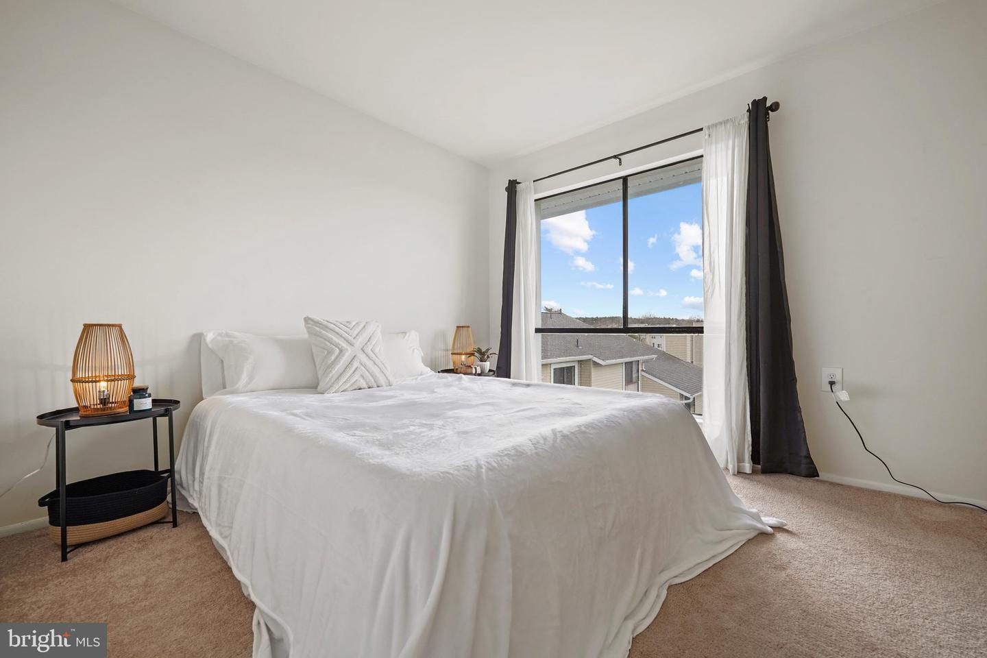 5804 Village Green DRIVE Unit: H