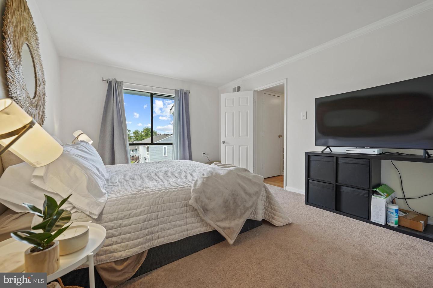 5804 Village Green DRIVE Unit: H