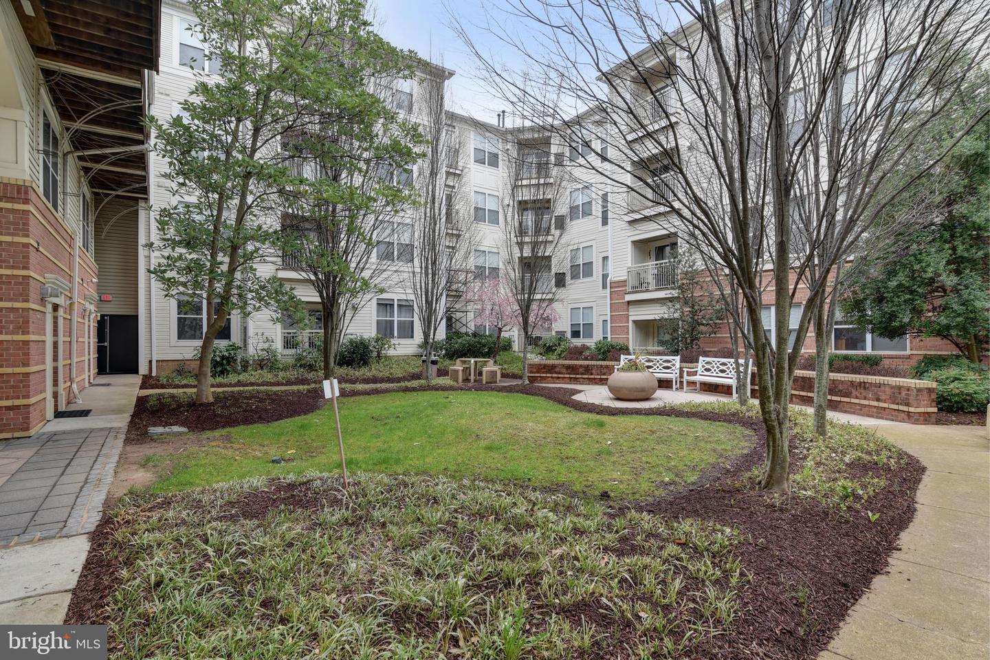9486 Virginia Center BOULEVARD Unit: 115