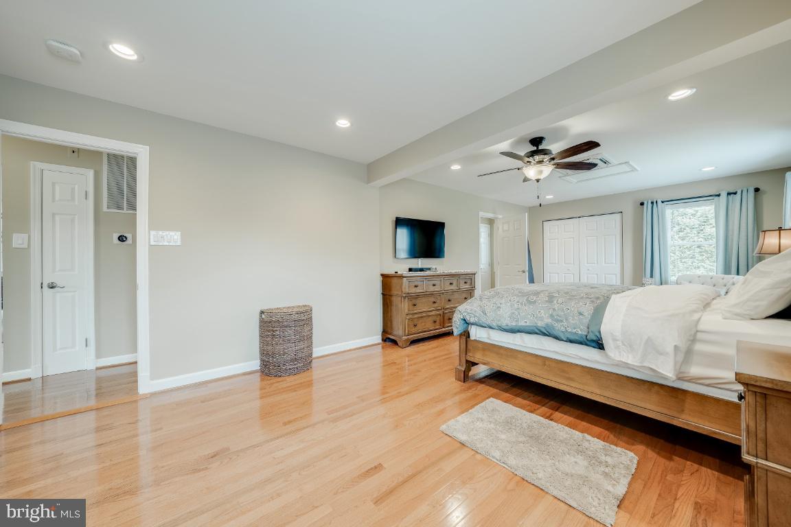 8608 Arley DRIVE