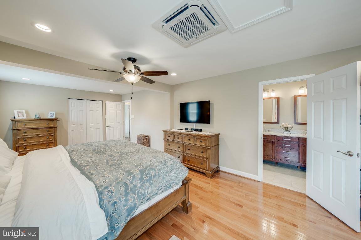 8608 Arley DRIVE