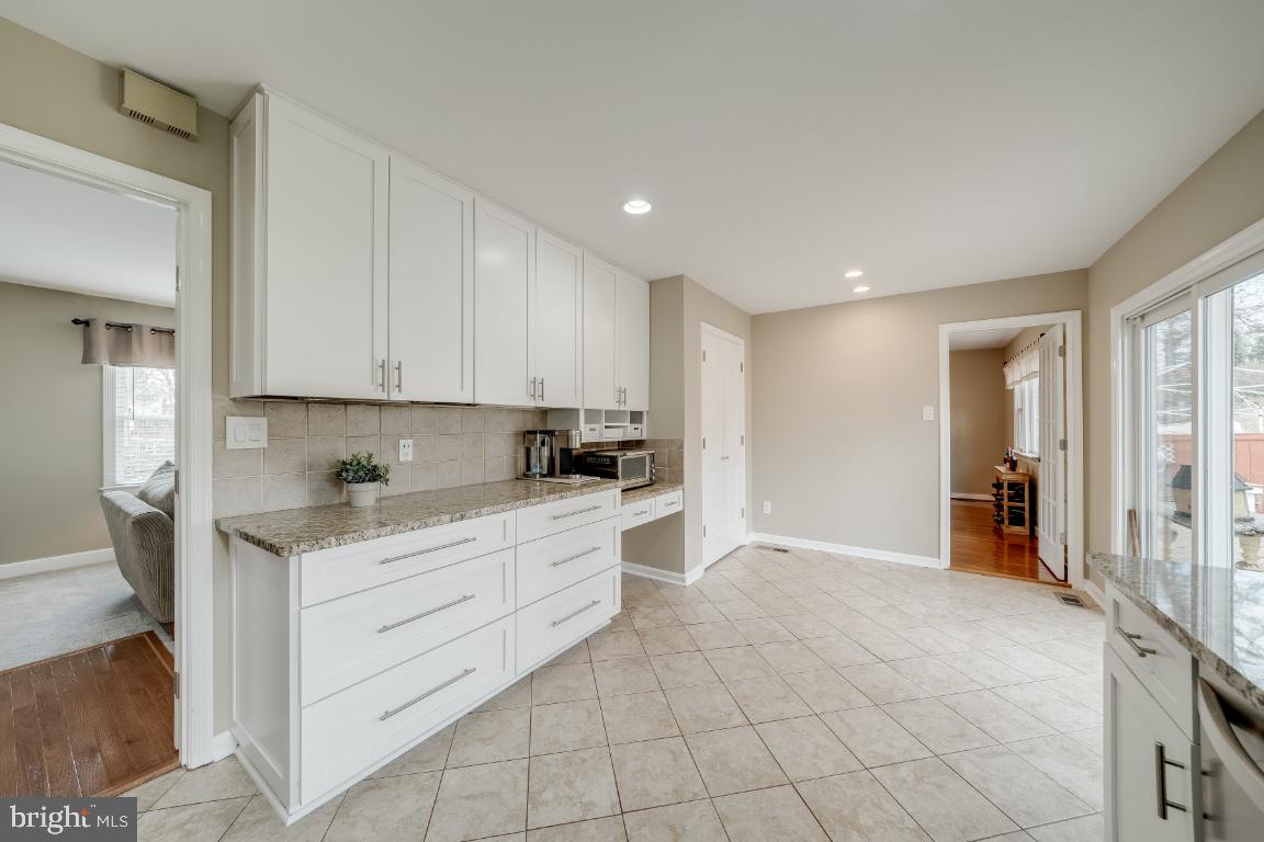 8608 Arley DRIVE
