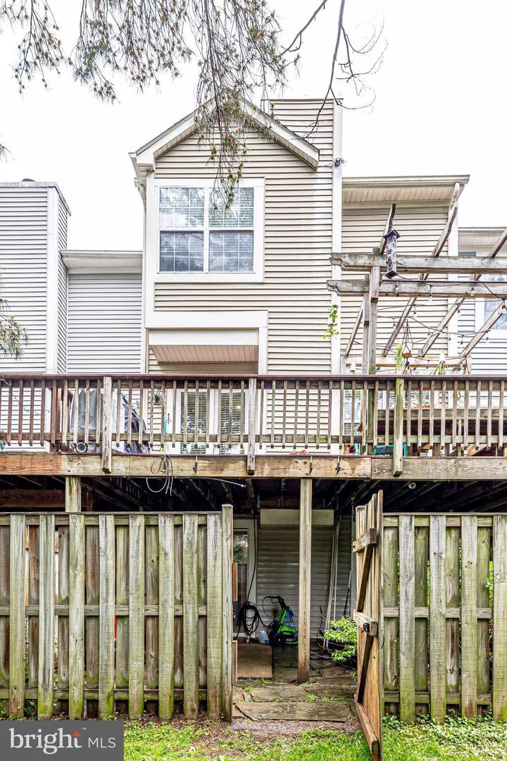 5668 Thorndyke COURT