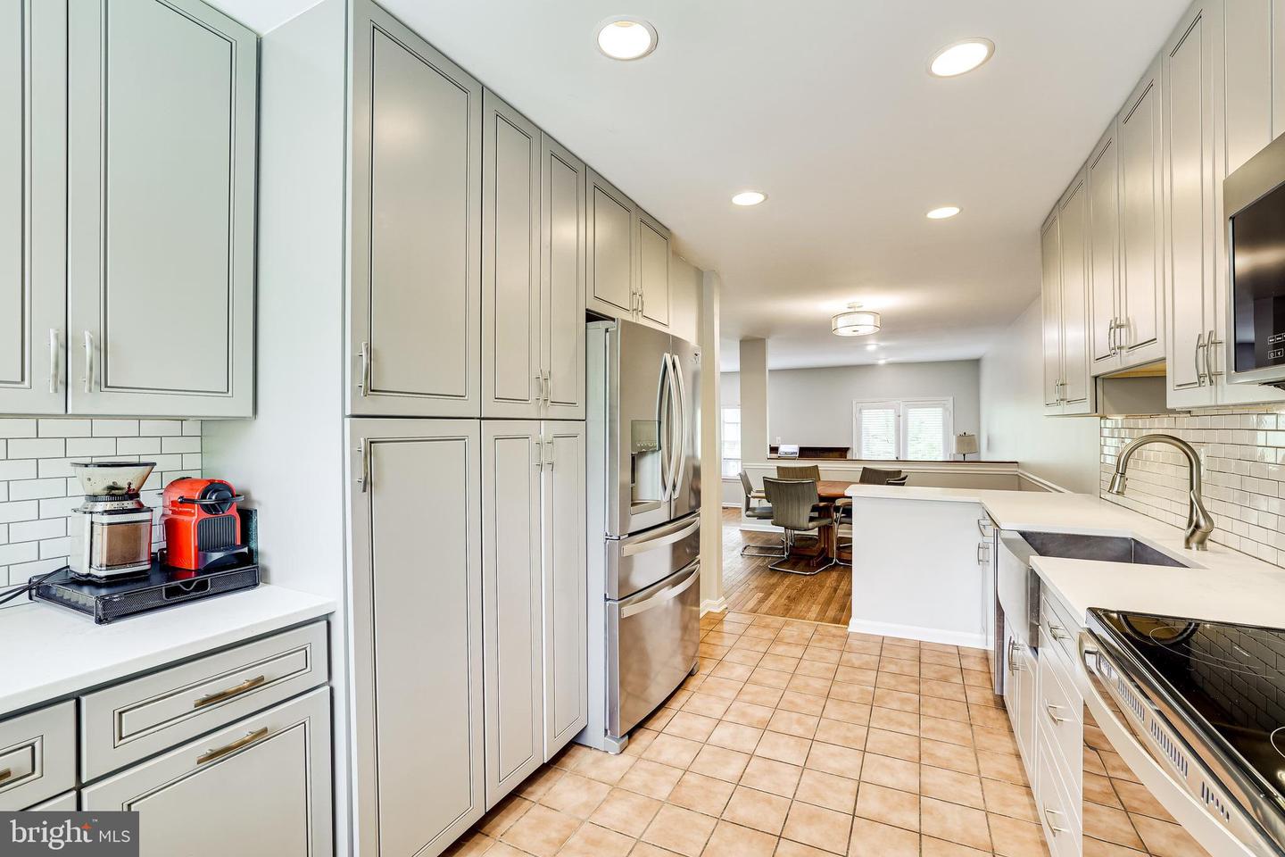 5668 Thorndyke COURT