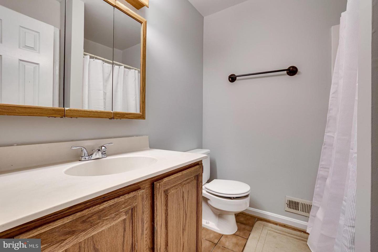 5668 Thorndyke COURT