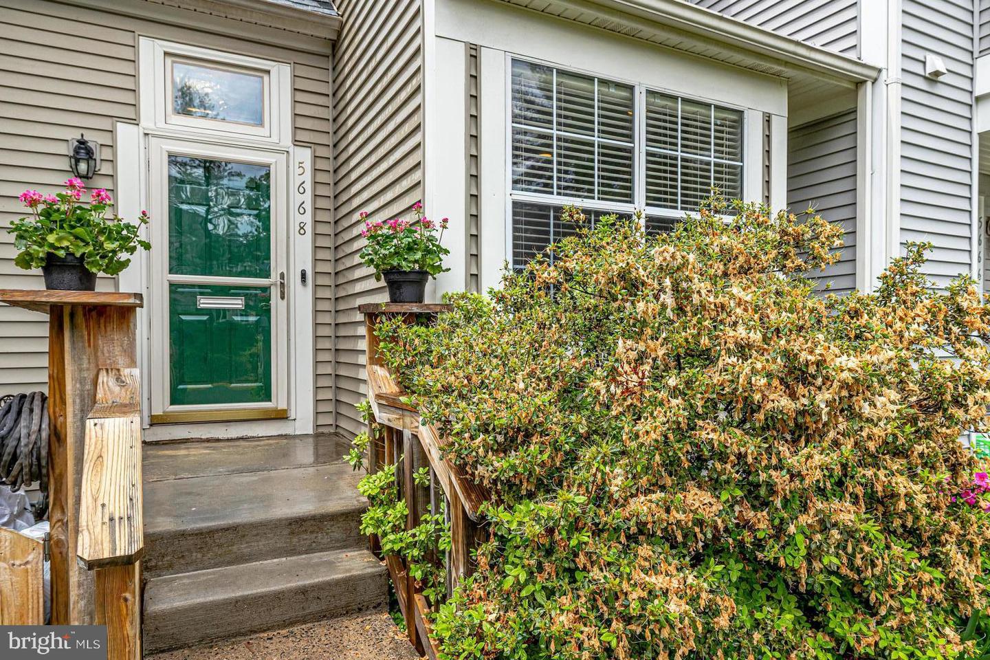 5668 Thorndyke COURT