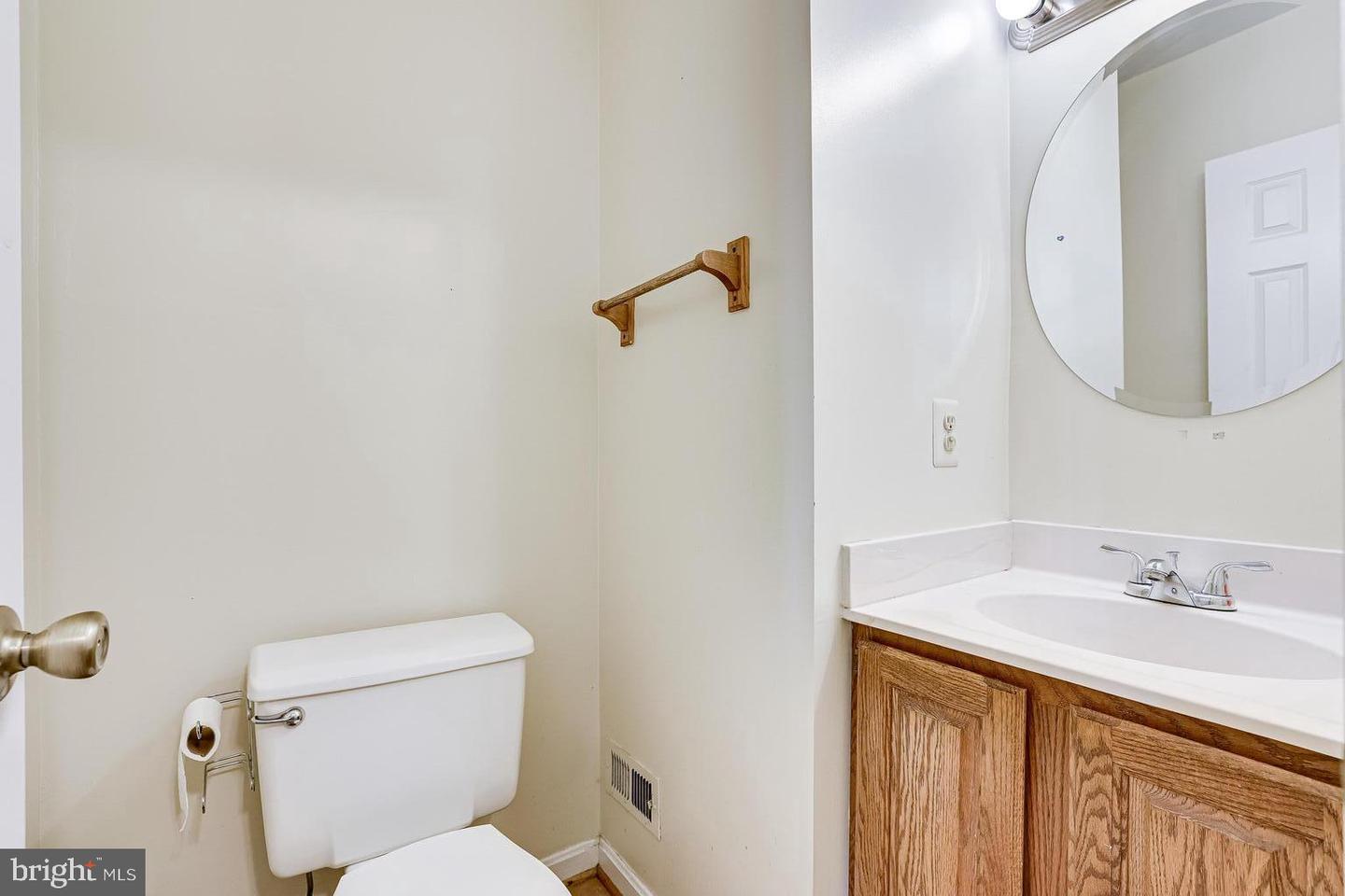 5668 Thorndyke COURT