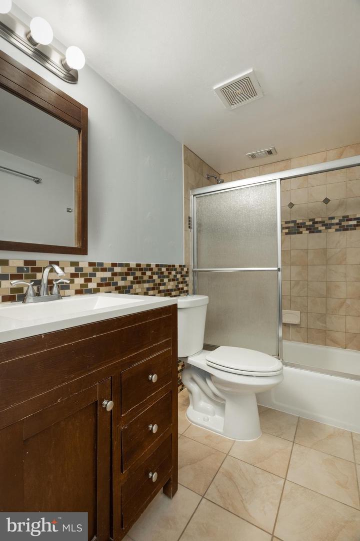 11604 Vantage Hill ROAD Unit: 1A