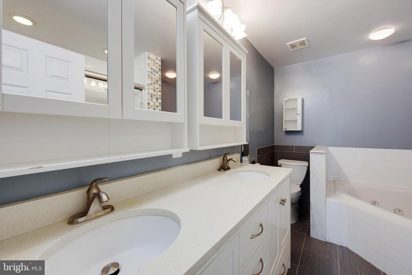 5313 Arapaho LANE
