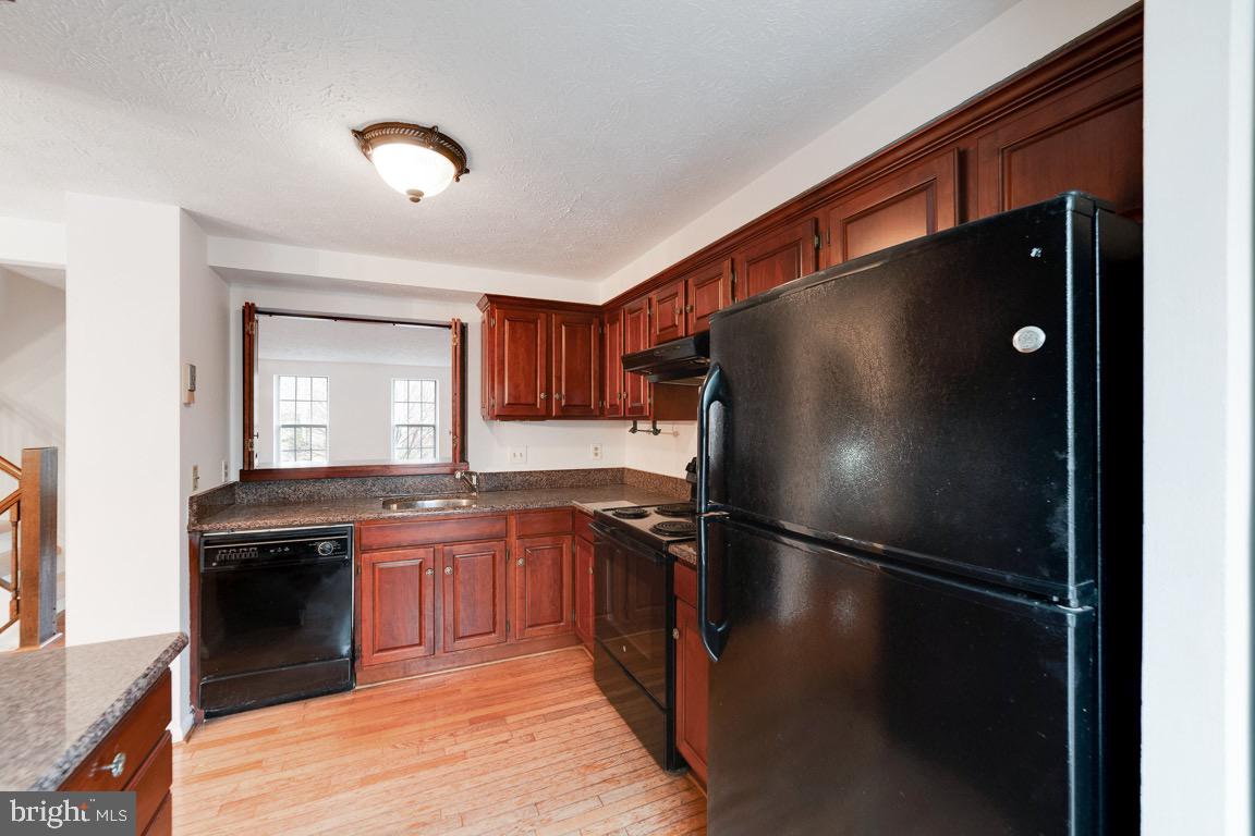 6007 Goldenrod COURT