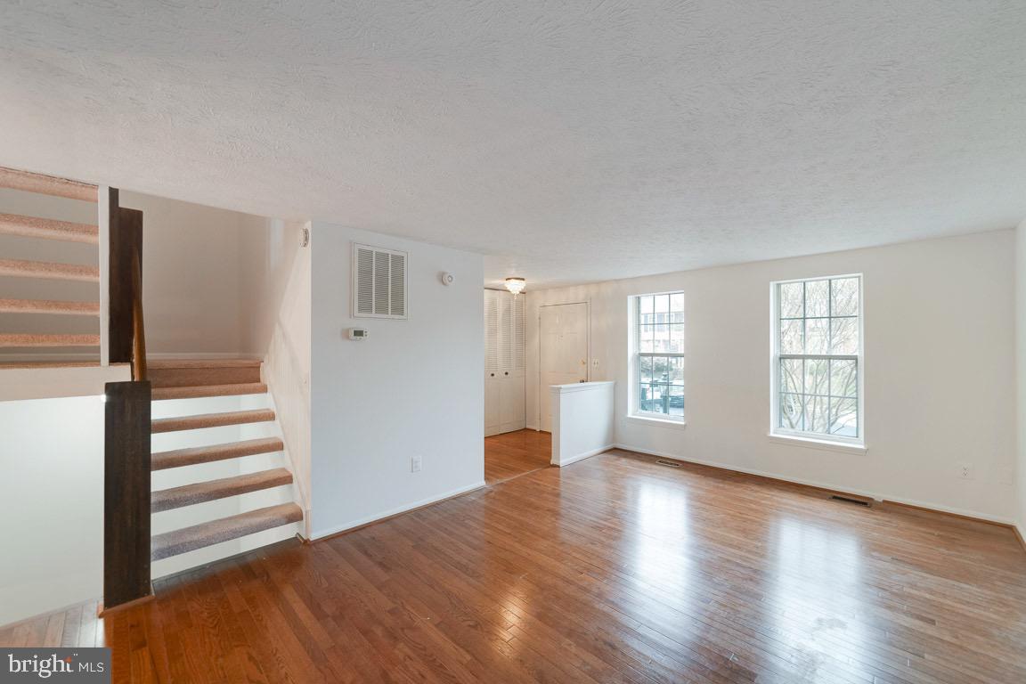 6007 Goldenrod COURT