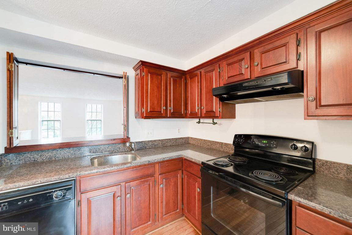 6007 Goldenrod COURT