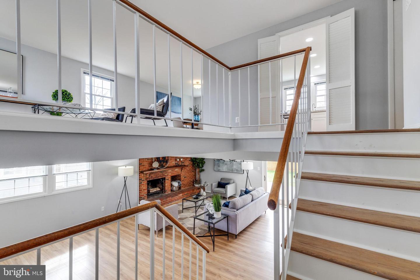 13127 Mercury LANE