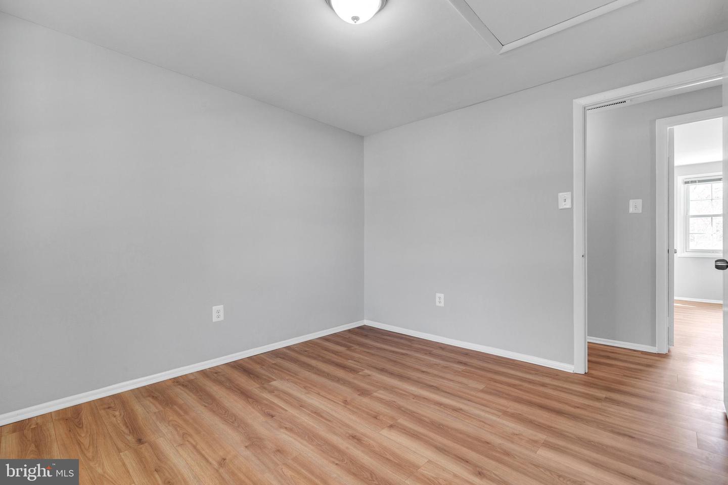 13127 Mercury LANE