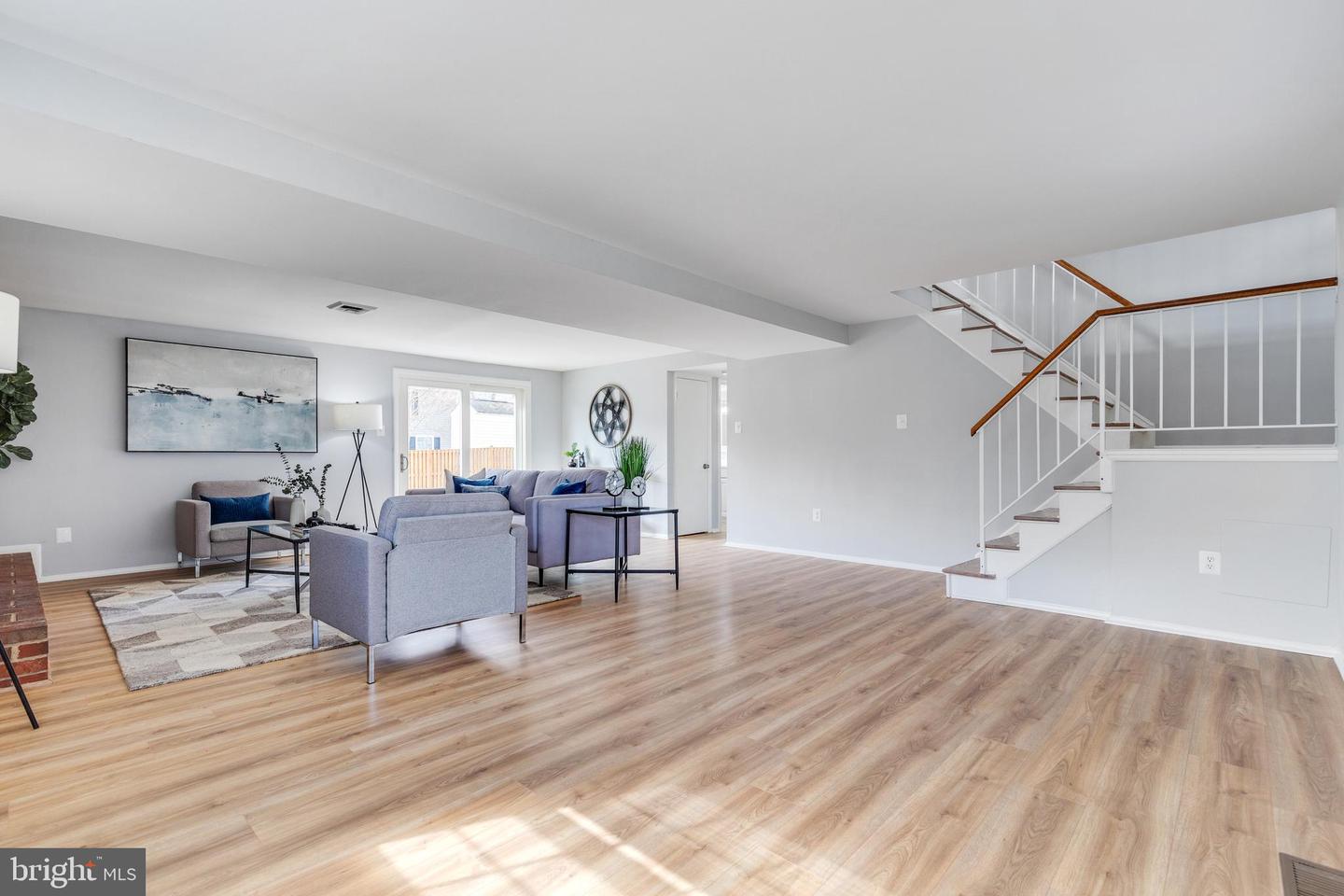 13127 Mercury LANE