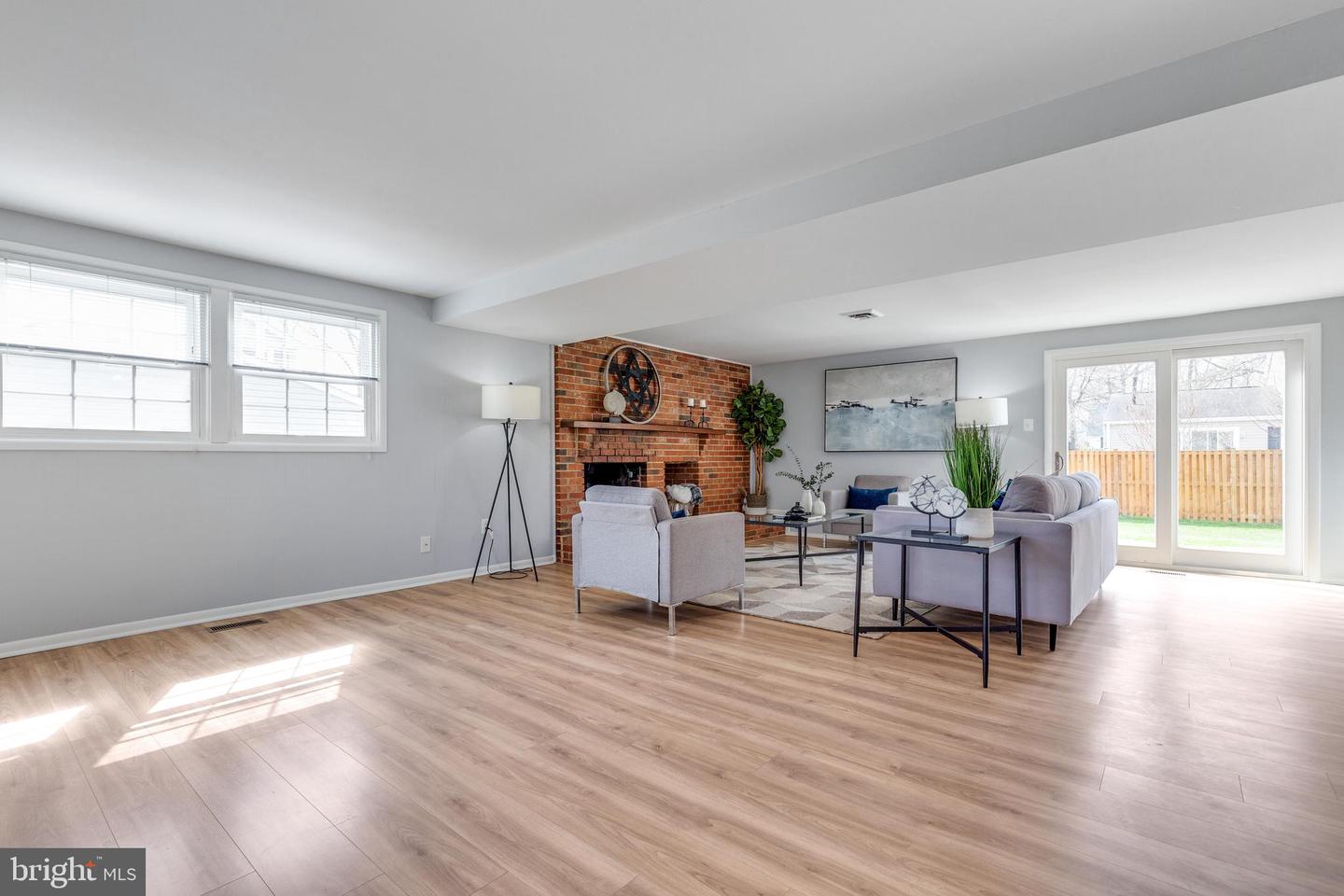 13127 Mercury LANE