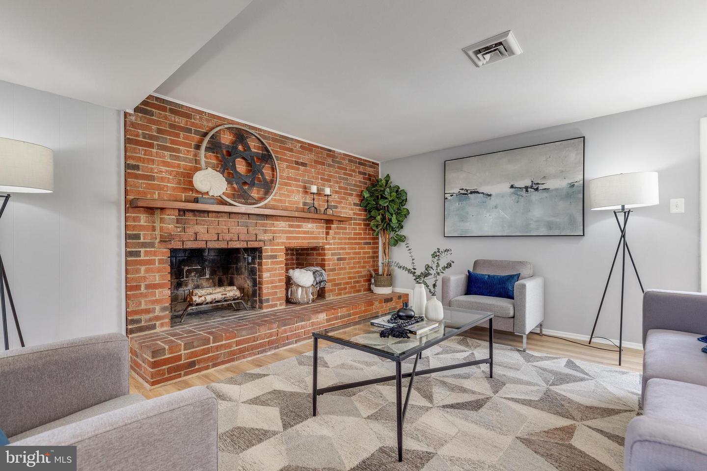 13127 Mercury LANE