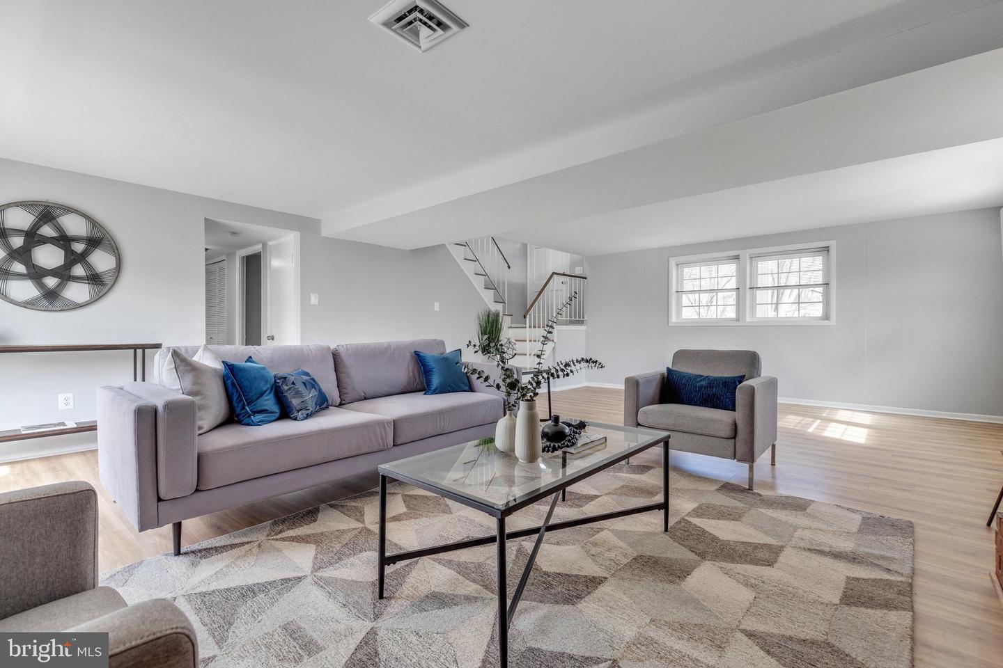 13127 Mercury LANE