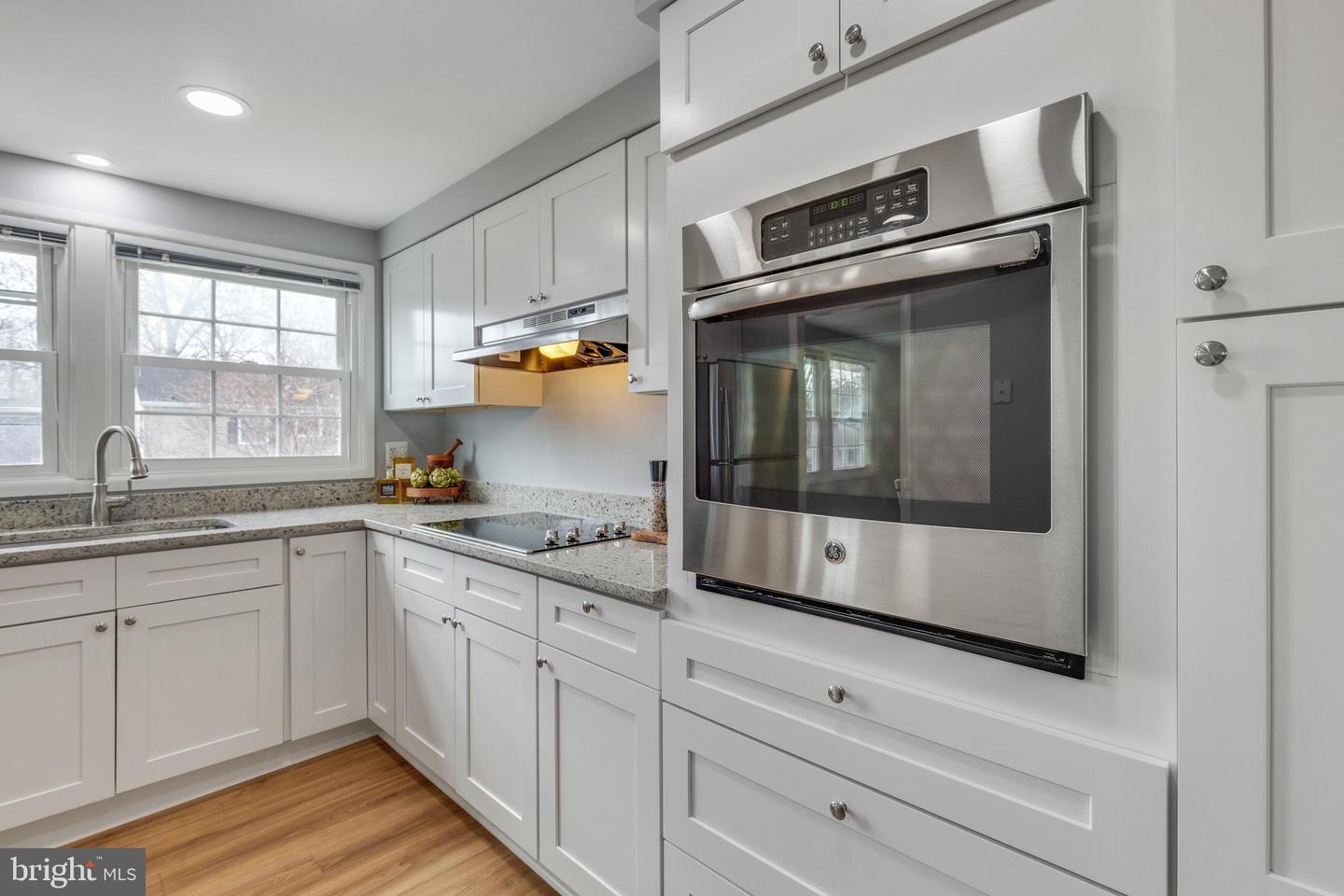 13127 Mercury LANE