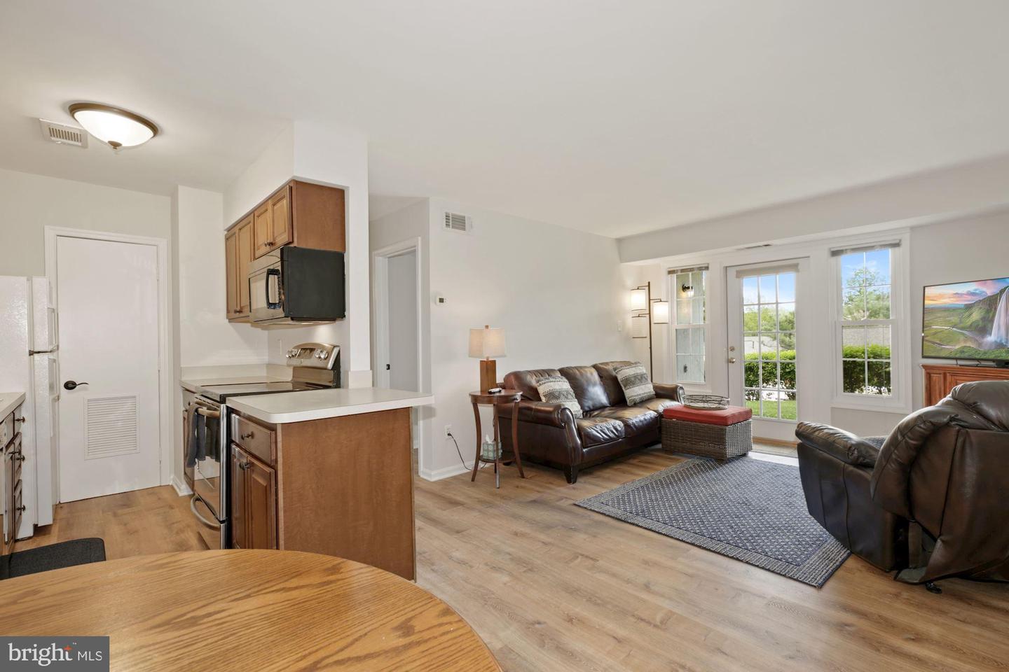5821 Rexford Unit: 752