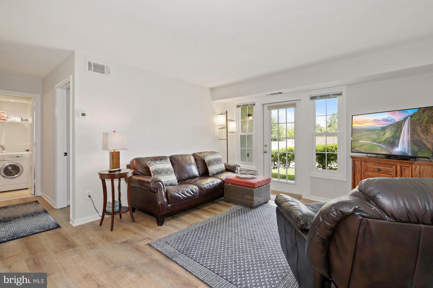 5821 Rexford Unit: 752