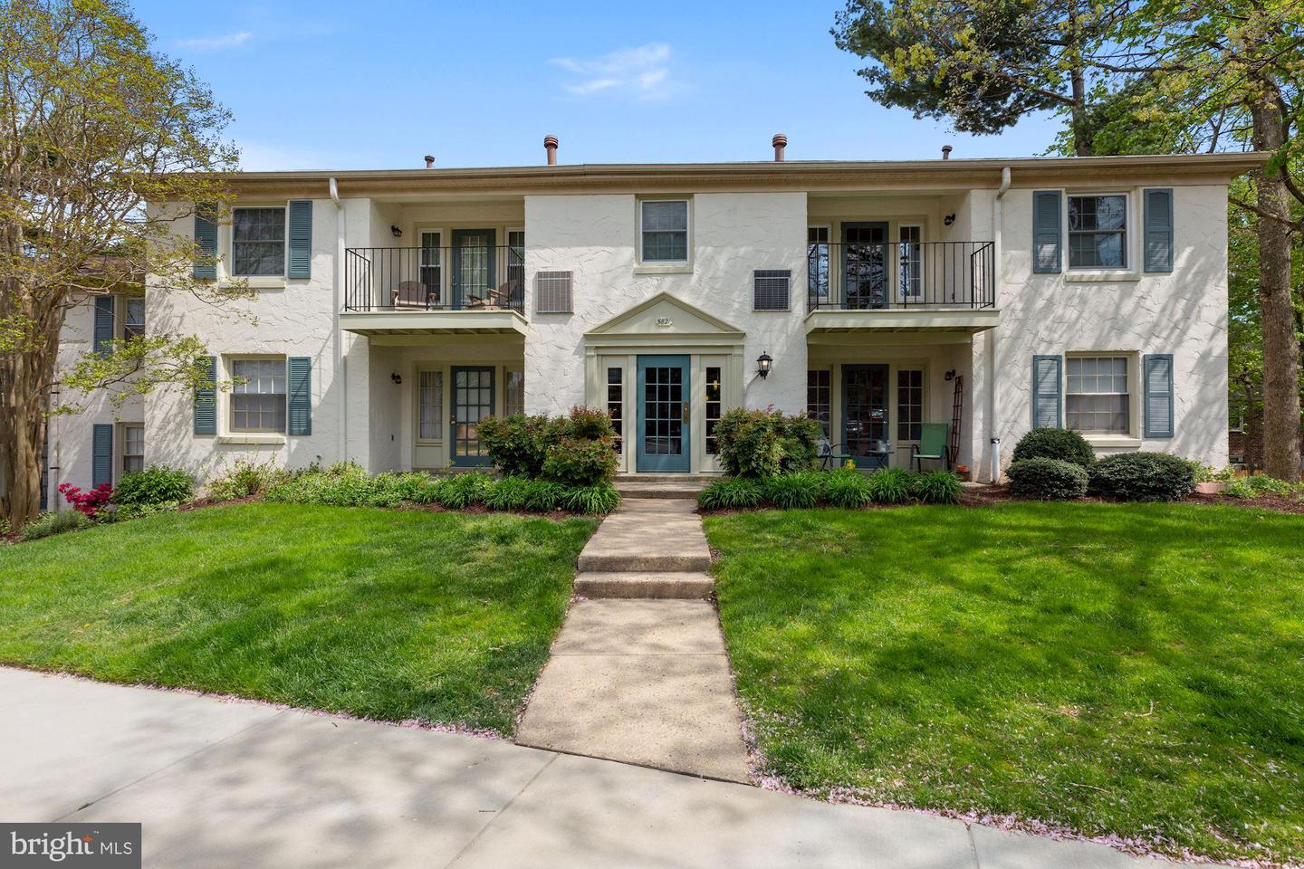 5821 Rexford Unit: 752