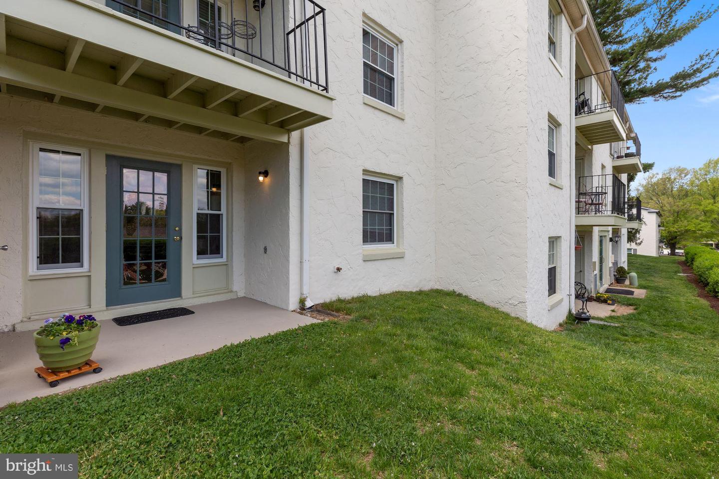 5821 Rexford Unit: 752