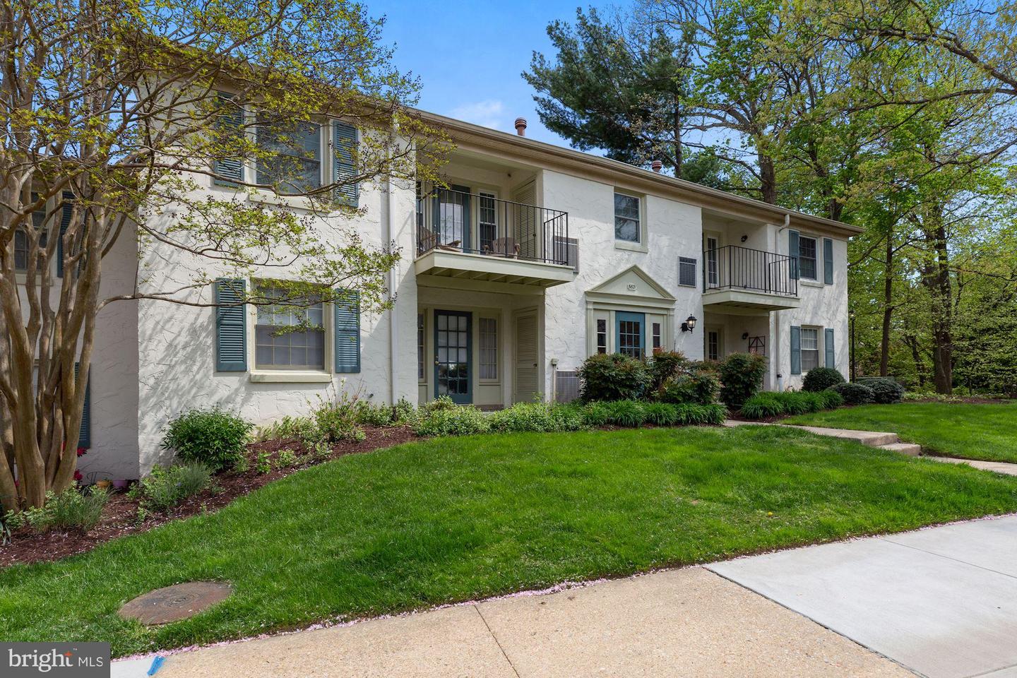 5821 Rexford Unit: 752