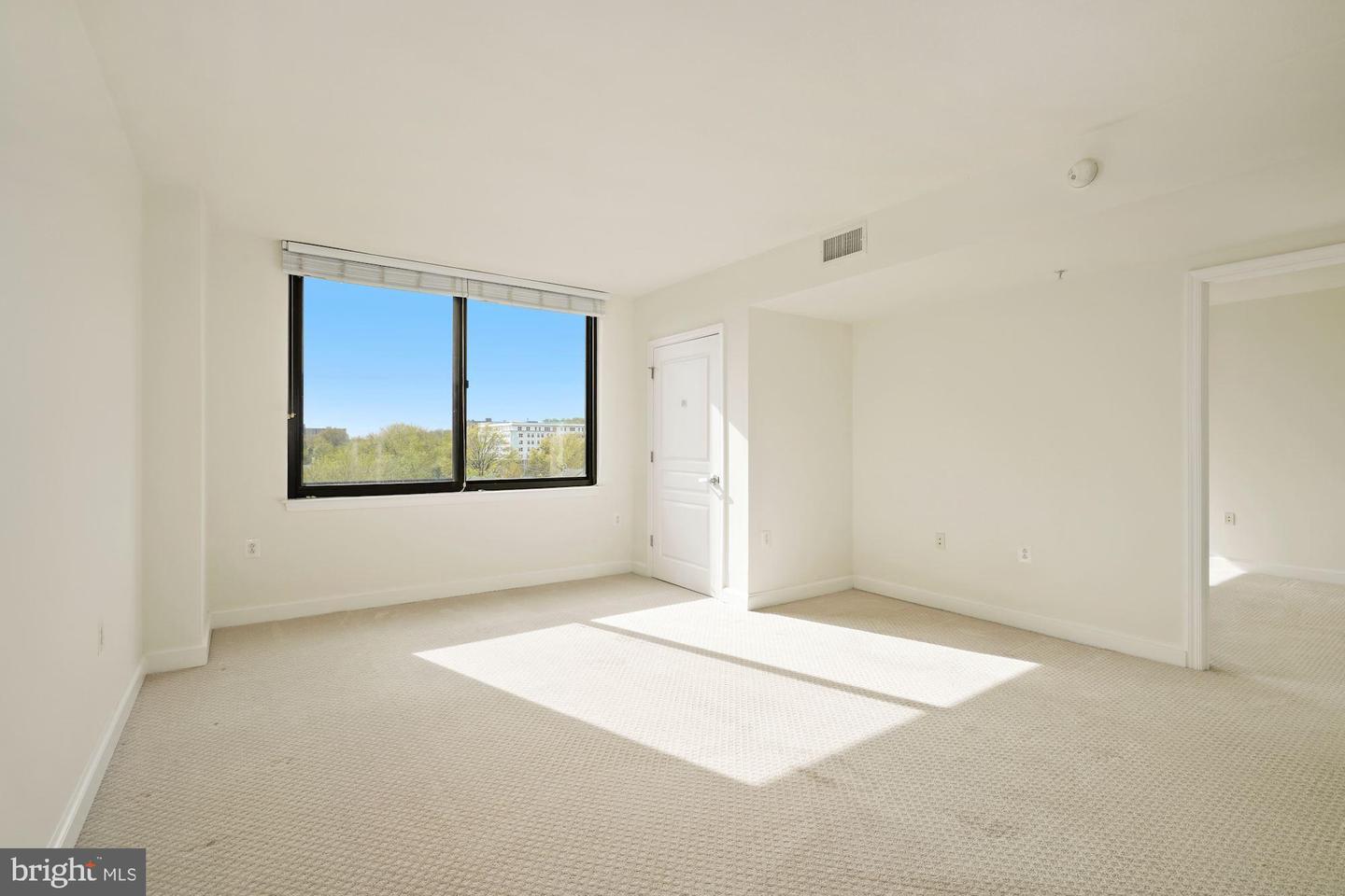2451 Midtown AVENUE Unit: 707