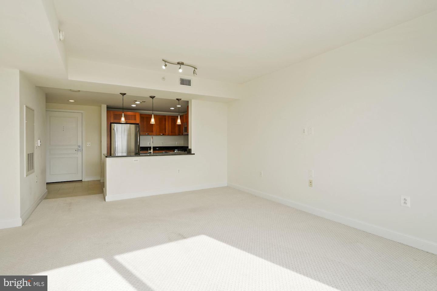 2451 Midtown AVENUE Unit: 707