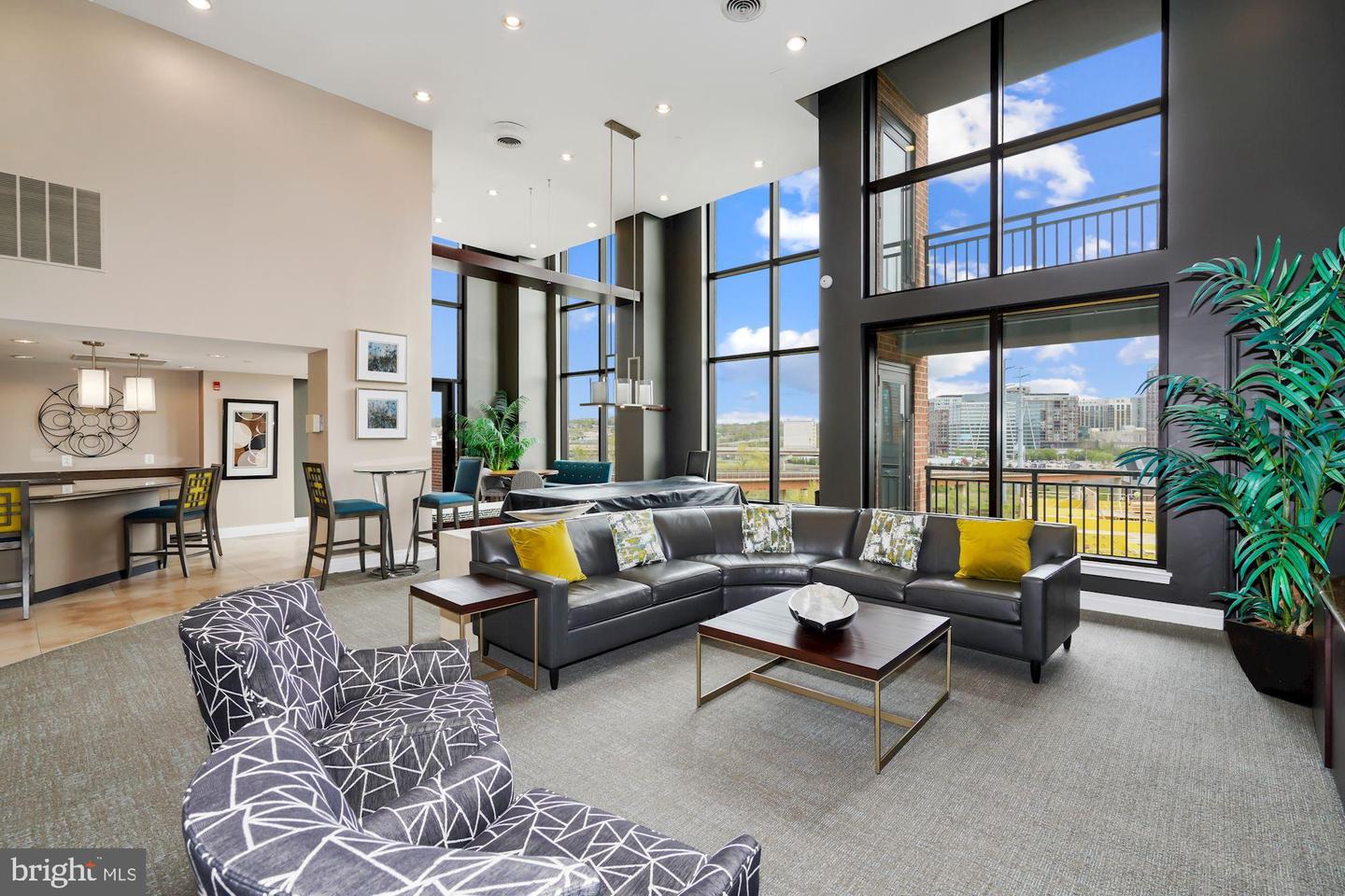 2451 Midtown AVENUE Unit: 707