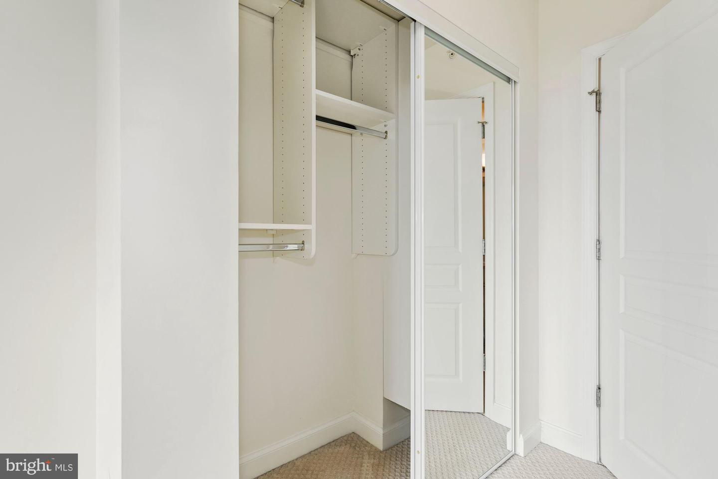 2451 Midtown AVENUE Unit: 707