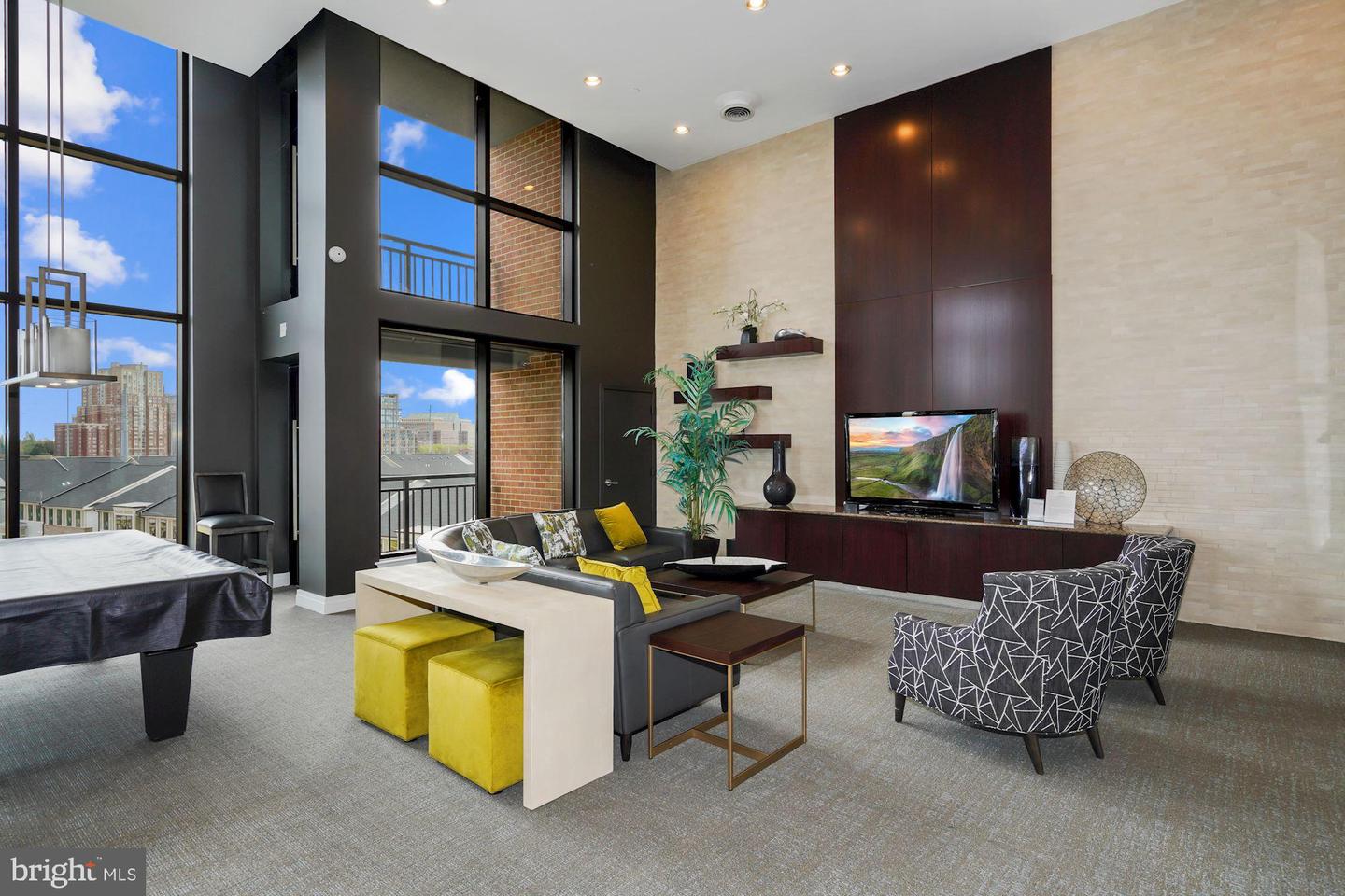 2451 Midtown AVENUE Unit: 707