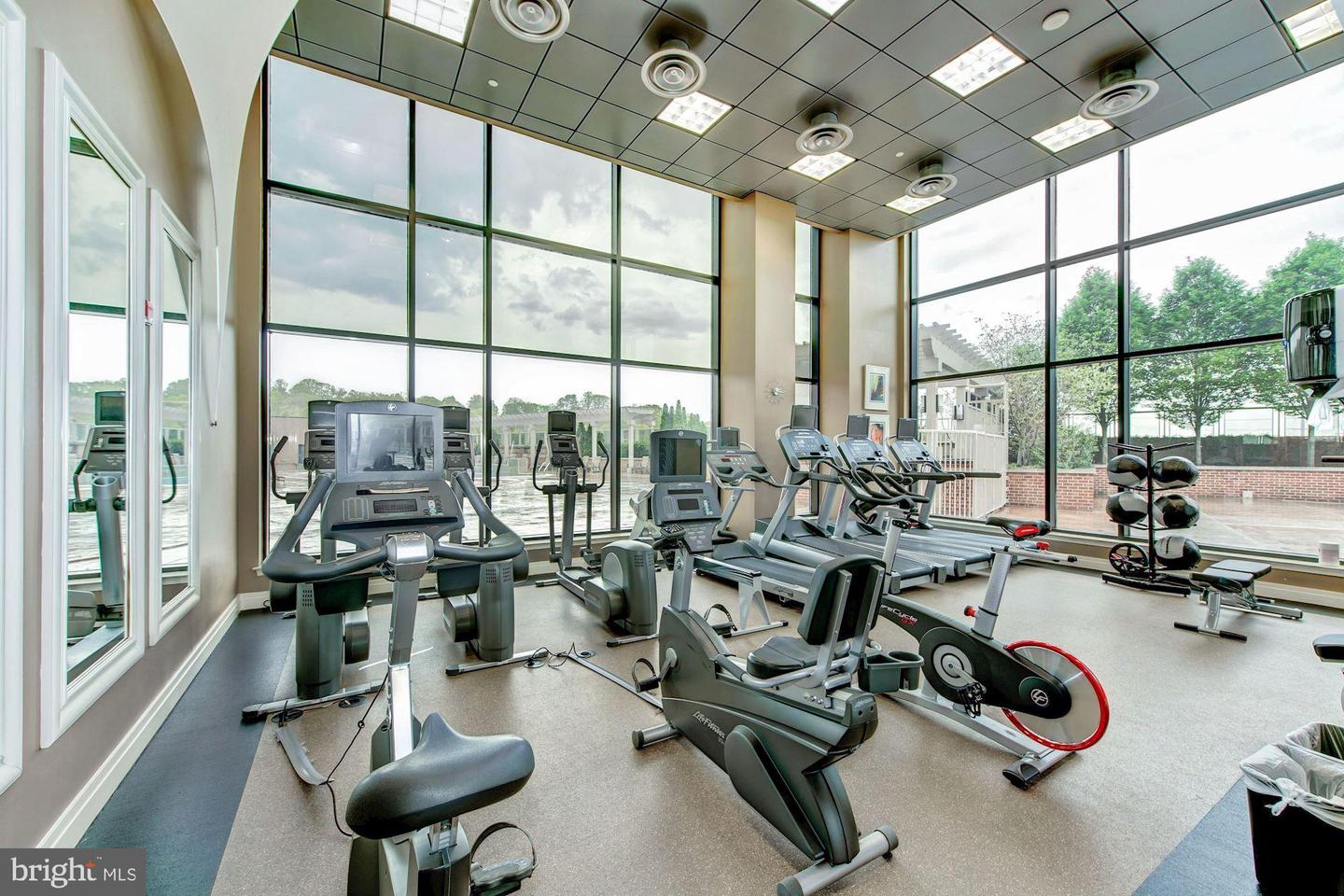 2451 Midtown AVENUE Unit: 707