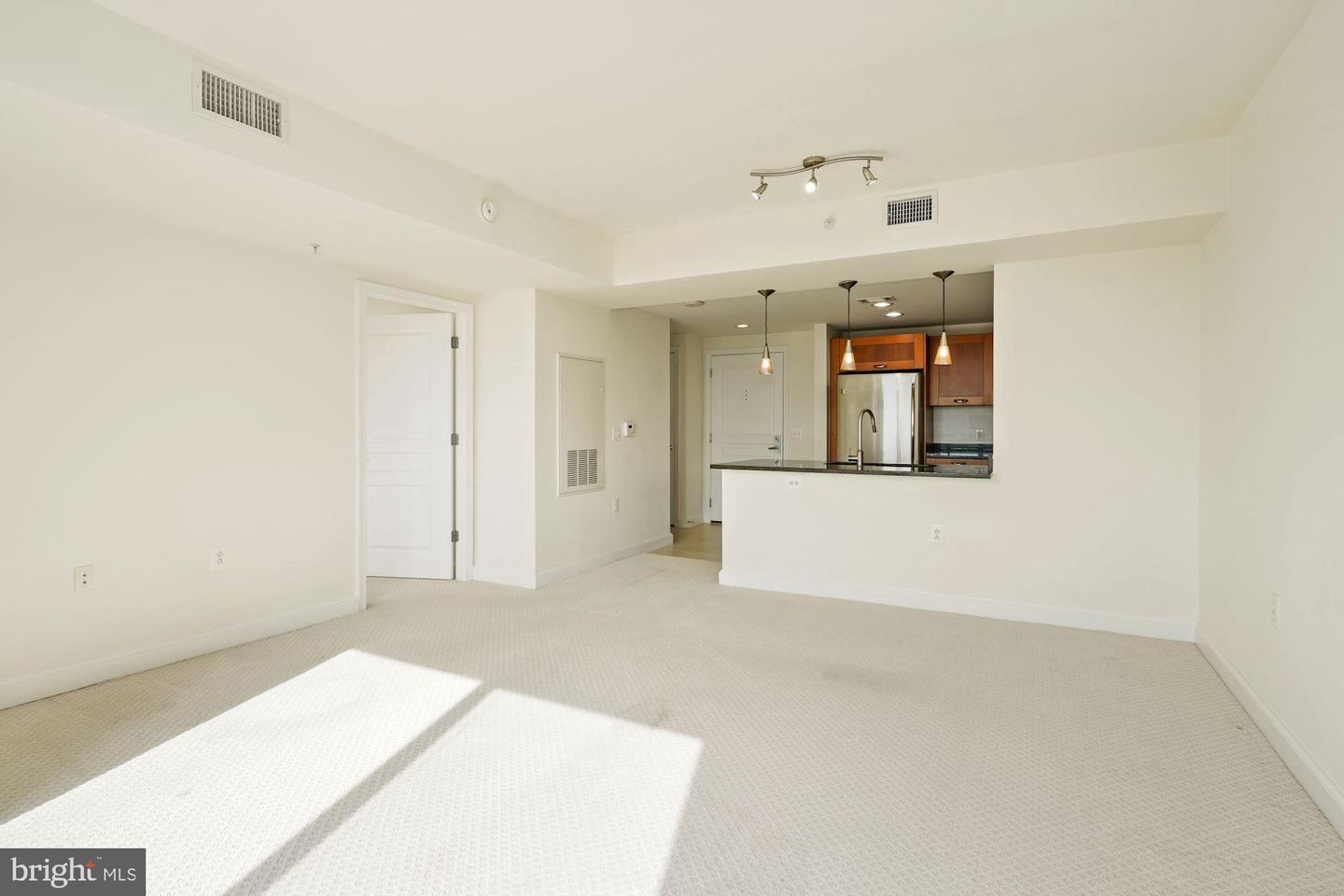 2451 Midtown AVENUE Unit: 707